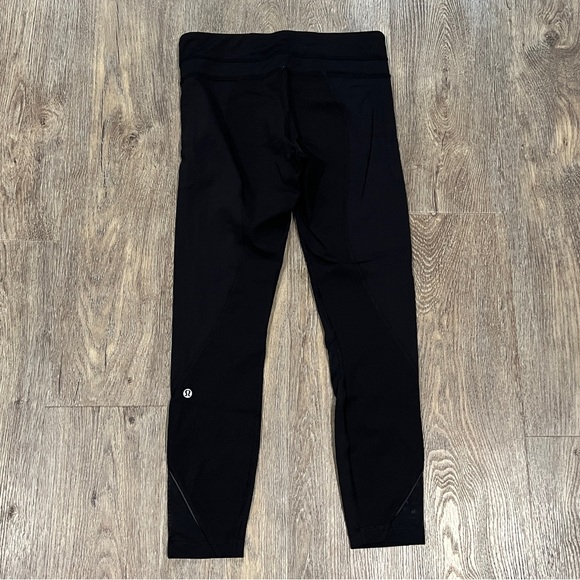 Lululemon Leggings with Mesh Detail and Pockets - Picture 2 of 10